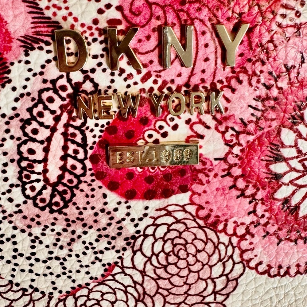 DKNY Floral Purse NWOT,gold pin-mount logo,genuine leather,center zip tote,IPAD - Picture 2 of 10
